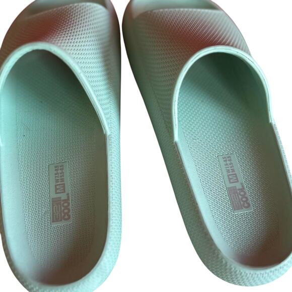 Womens Slides Size Medium Mint Green Sandals House Slippers Classic Mom Shoe - Picture 5 of 7